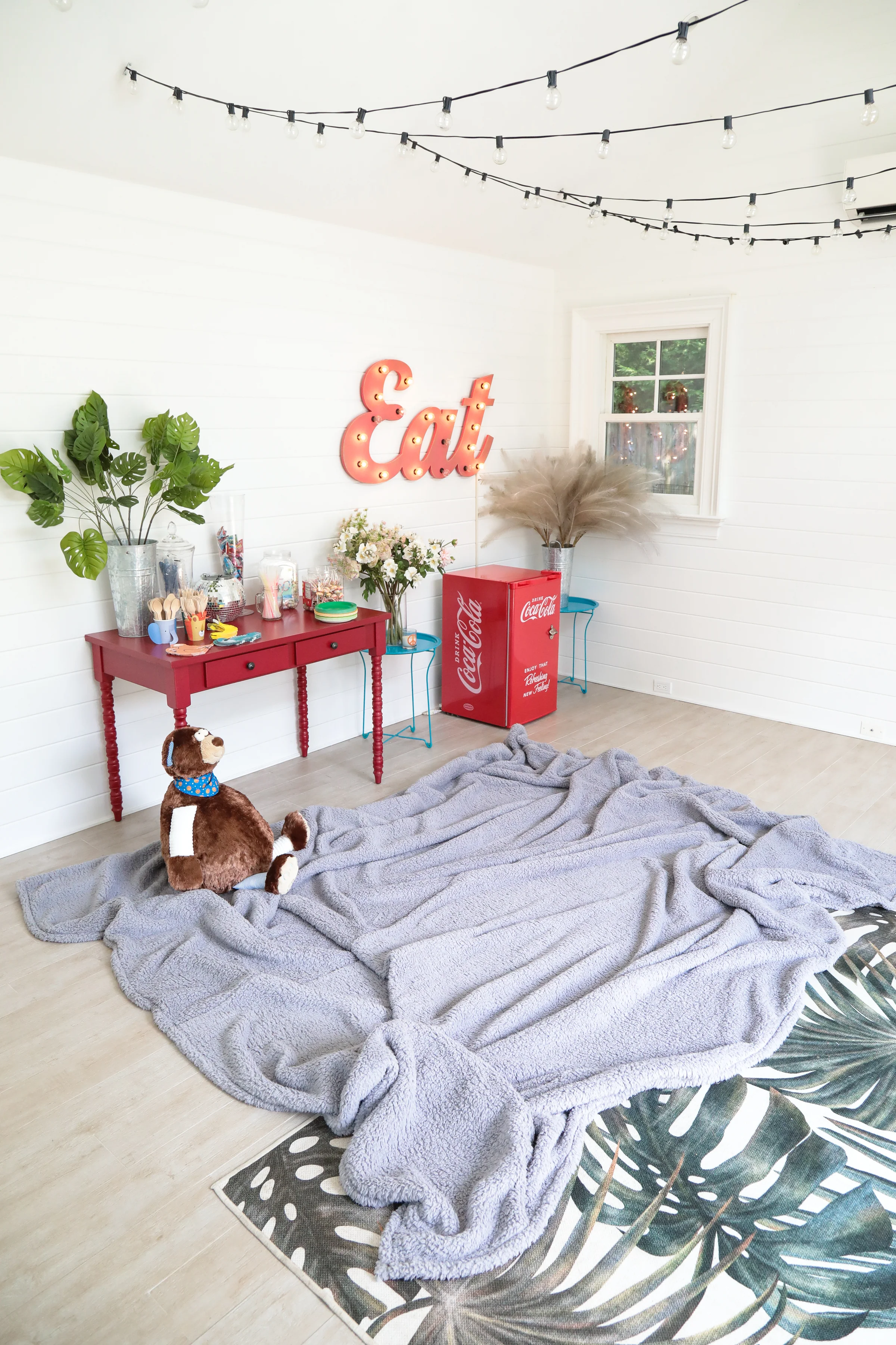 10' x 10' Oversized Sherpa Family Blanket - Image 3