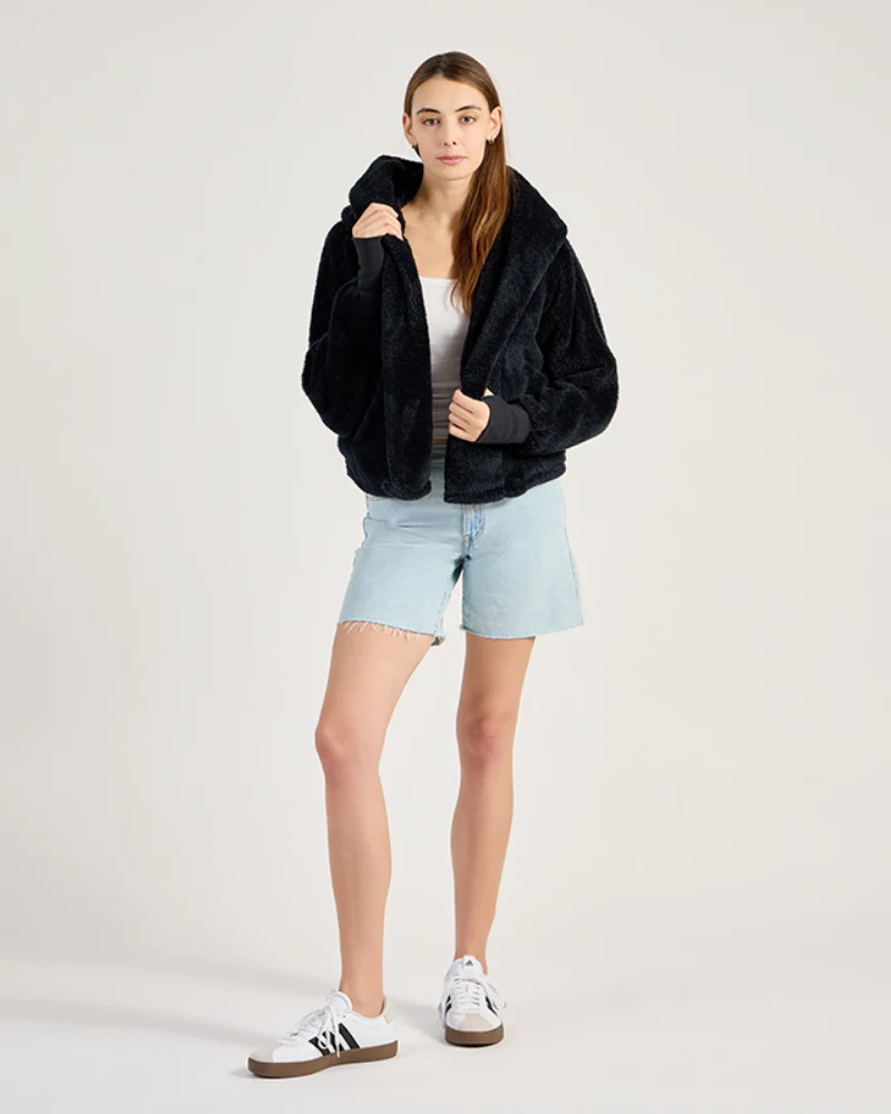 The Cropped Luxe Lounger Lite Jacket - Black - Image 2