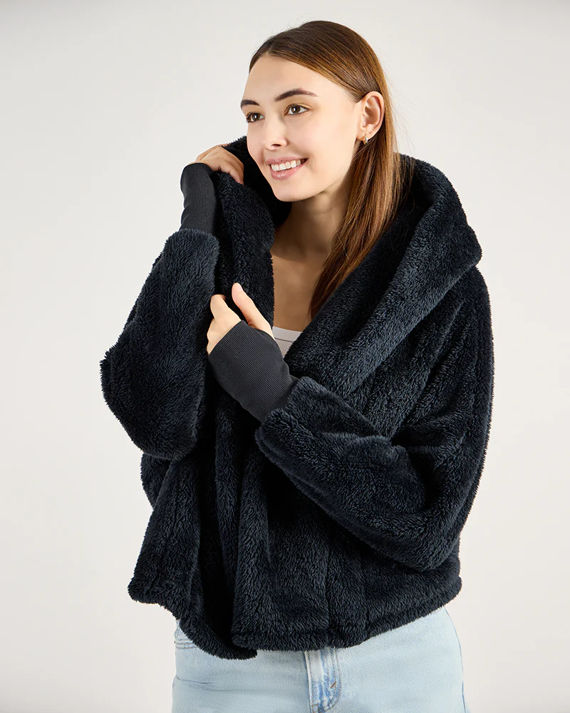 The Cropped Luxe Lounger Lite Jacket - Black - Image 5