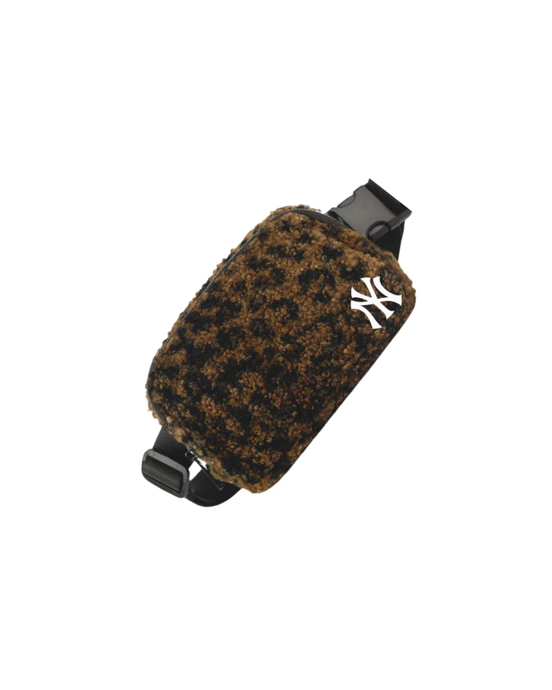 MLB Lined Yankees Logo Oversized Fanny Pack