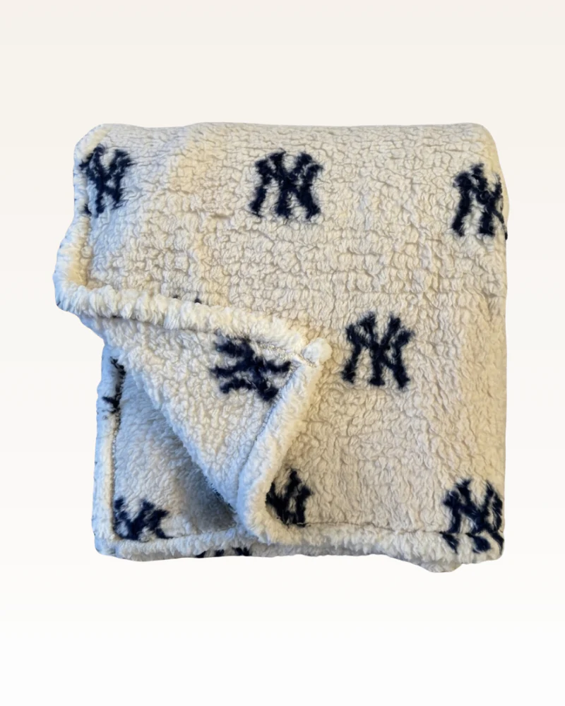 New York Yankees All Over Print 60" x 70" Sherpa Throw Blanket - Sand - Image 7